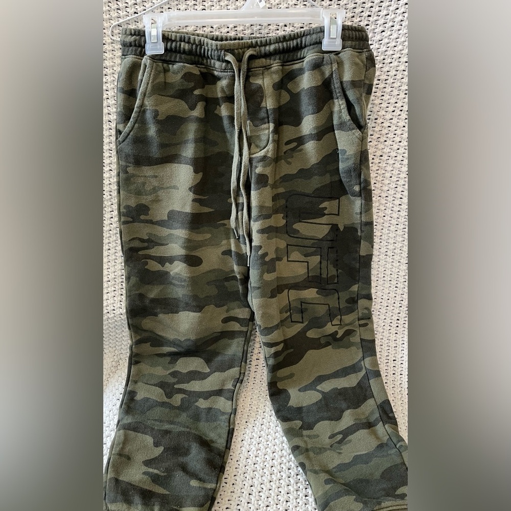 UFC Men’s Camo Joggers Sweatpants Drawstring Closure, Logo on Leg; Size S